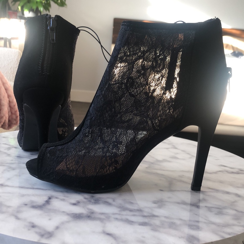Black mesh heels, 4 inch, new, never worn. Size US 8